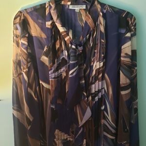 Flowy pattern JLo blouse